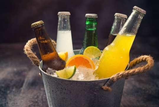 Uống rượu bia cùng nước ngọt có gas làm giảm tửu lượng khiến con người nhanh say xỉn hơn