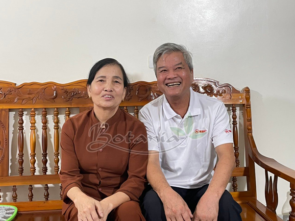 Bác Nguyễn Thị Thợi, 72 tuổi và chồng của mình