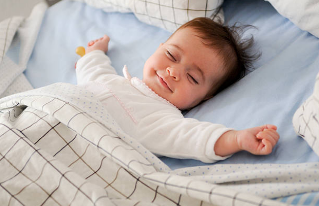 Ngủ đủ giấc  và đúng giờ giúp tăng sức đề kháng cho trẻ