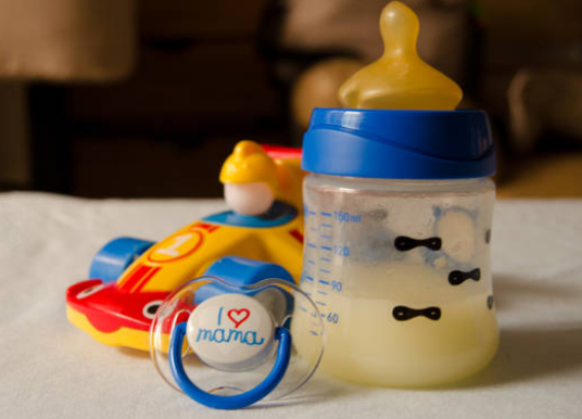 Sữa non rất cần thiết cho sức để kháng của trẻ
