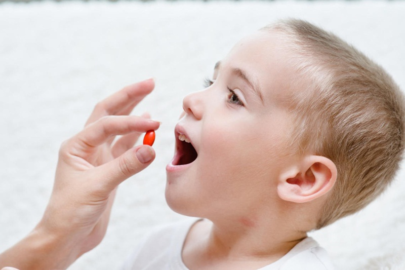 Việc lạm dụng kháng sinh khiến cho trẻ hay ốm vặt hơn