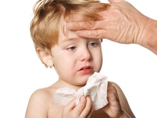 Táo bón kéo dài làm giảm sức đề kháng khiến trẻ dễ bị ốm