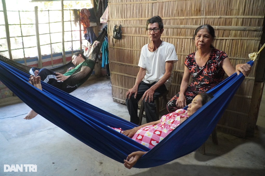 Công ty Botania giúp đỡ gia đình nghèo mang bạo bệnh